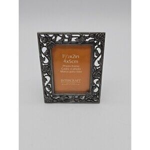 NWT Intercraft Vintage 1.5" x 2" Metal Picture Frame